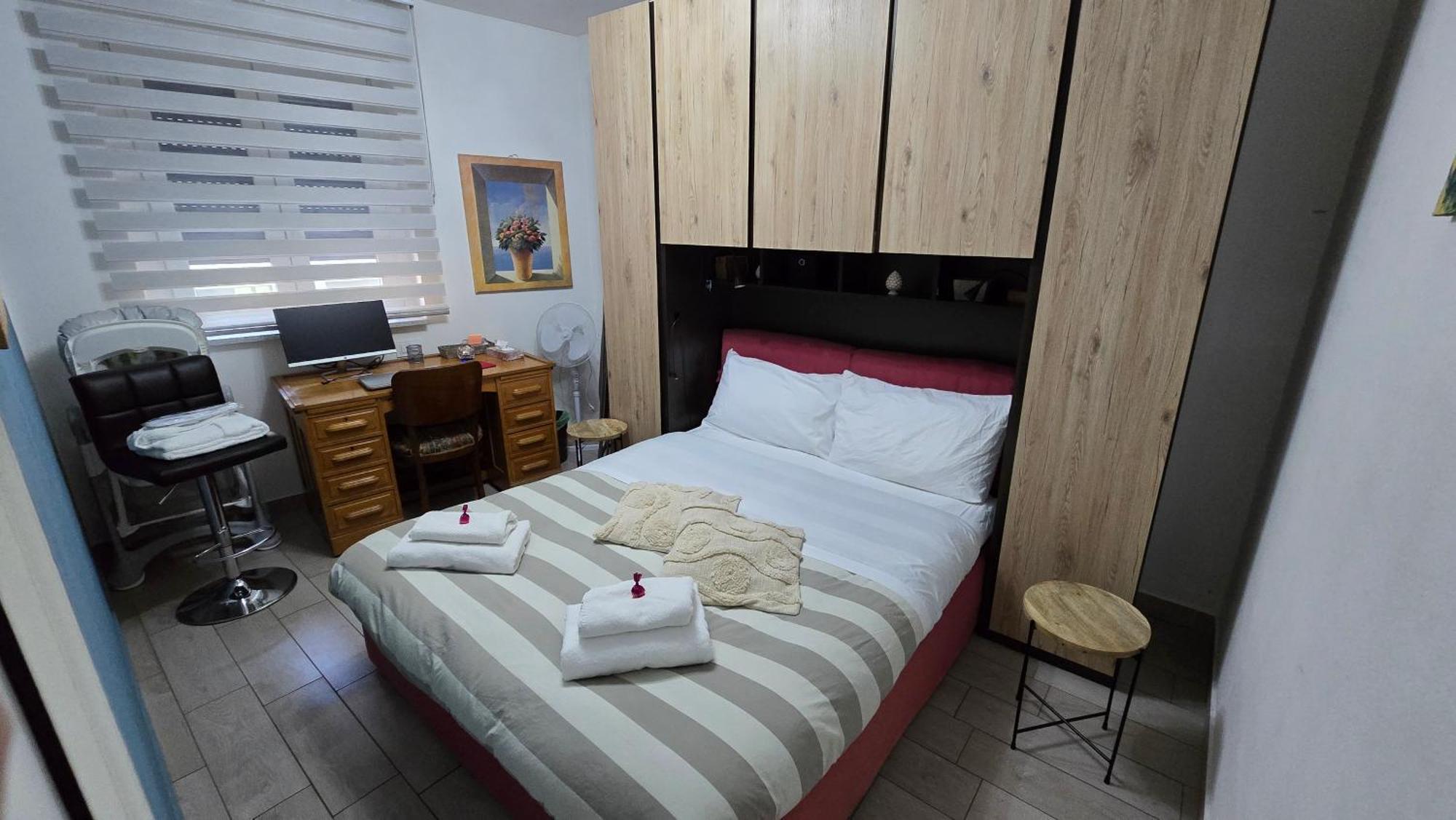 Varese Prime: Central Apartment with AC and Parking Near Train Station Exterior photo